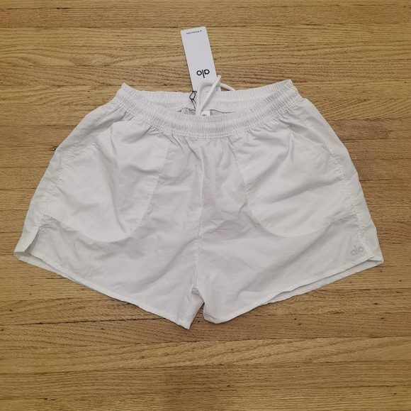 ALO YOGA Alumni Shorts White - Picture 5 of 8